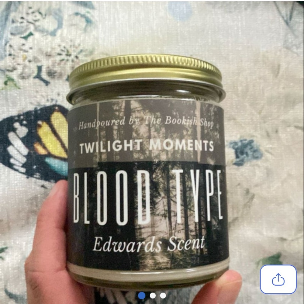The Bookish Shop’s Twilight Moments candle: Edward’s scent.